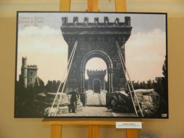 Podul Suspendat, Parcul Nicolae Romanescu din Craiova